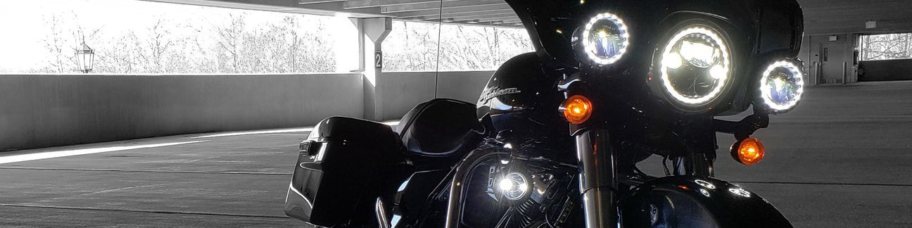 2017 Harley-Davidson Street Glide featuring M7, M4, DR1, B6 & DRL Lights