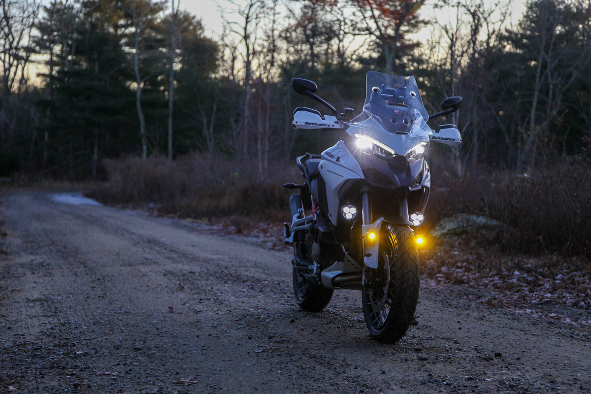 Suporte inferior para luz de direção - Ducati DesertX