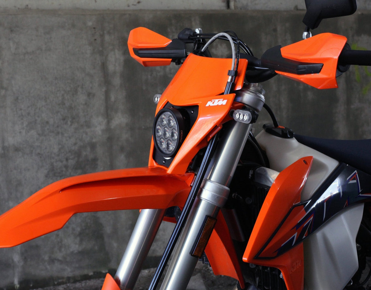 KTM LED-ajovalosarja malleihin EXC-F, XC-W ja XCF-W