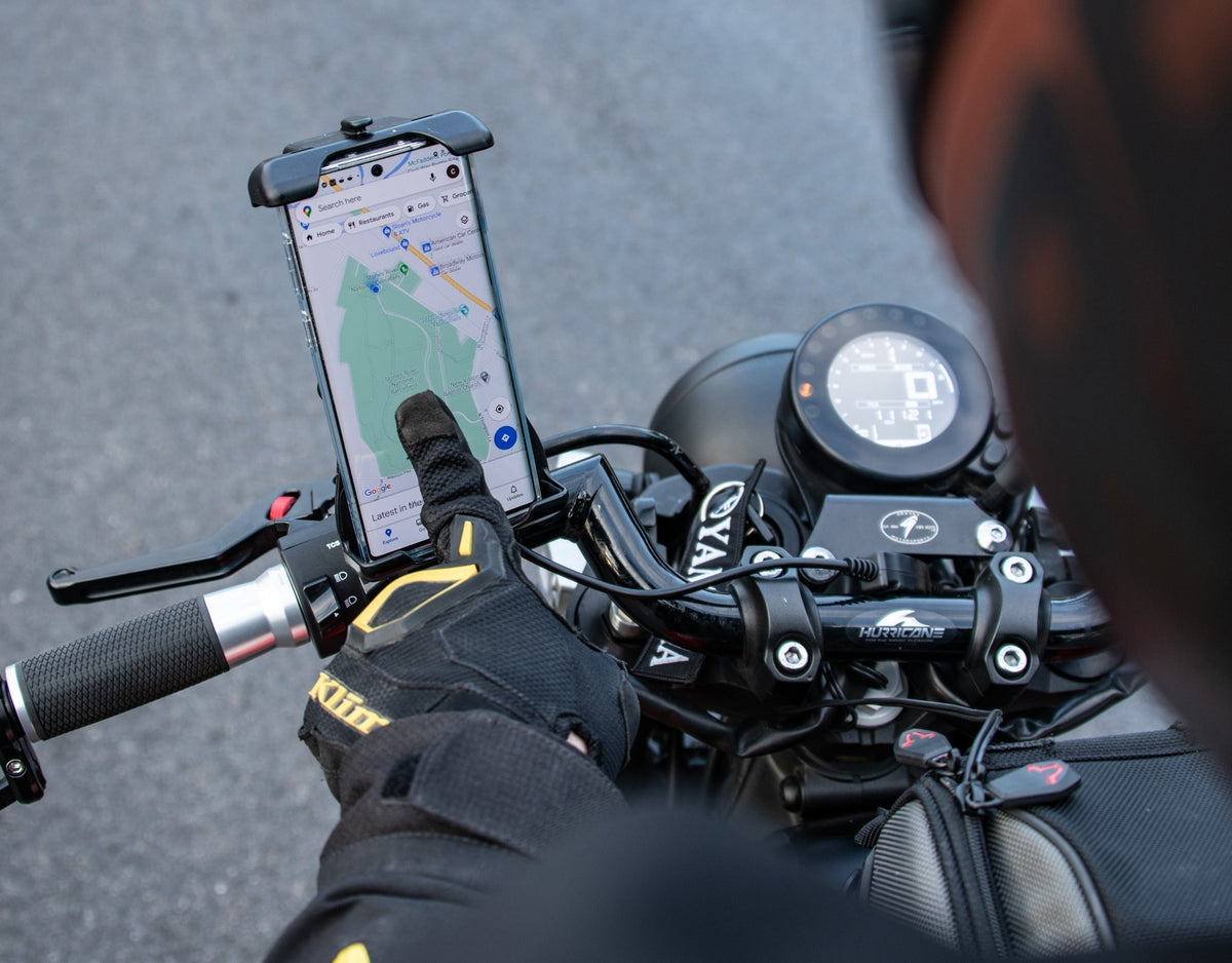 Wireless Charging Phone Mount with CANsmart™ Connection