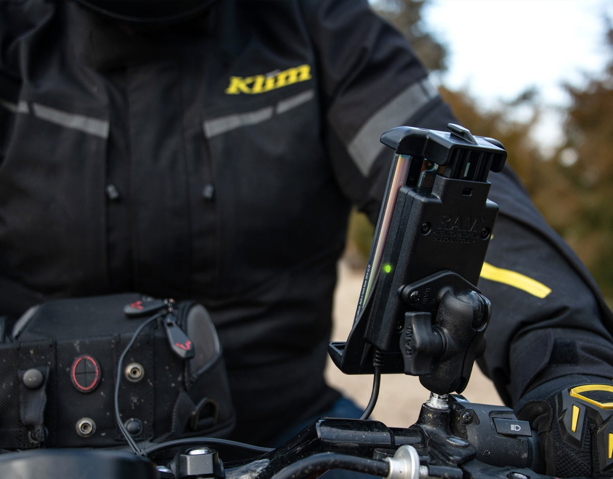 Wireless Charging Phone Mount with CANsmart™ Connection